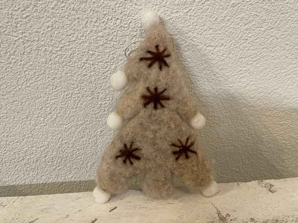 Süsser Filz-Weihnachtsbaum Anhänger Skandi Deko - Beige