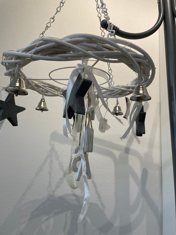 Weihnachtskranz Haengekranz LED Weiss Sterne Glocken Deko